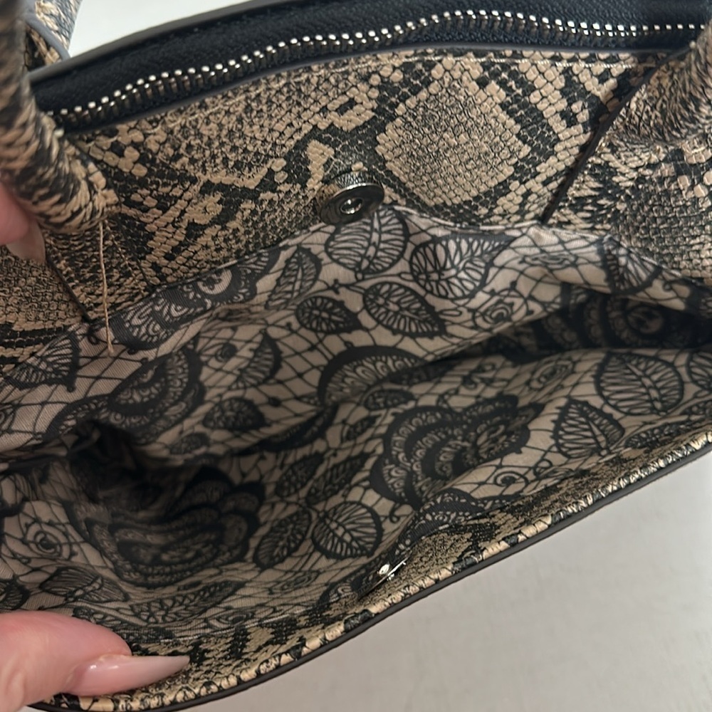 Carlos Santana 2 pc Purse and Wristlet snake print - Picture 12 of 16